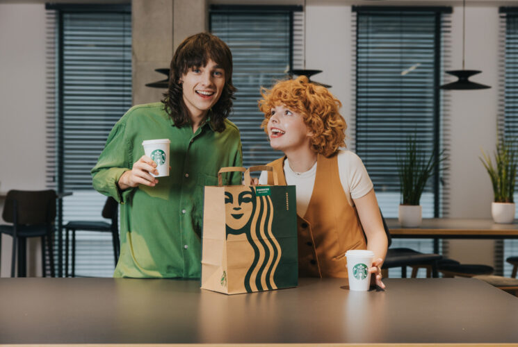 Vykročte v novém roce na zelenou s výbornými variacemi ovesného latte ve Starbucks