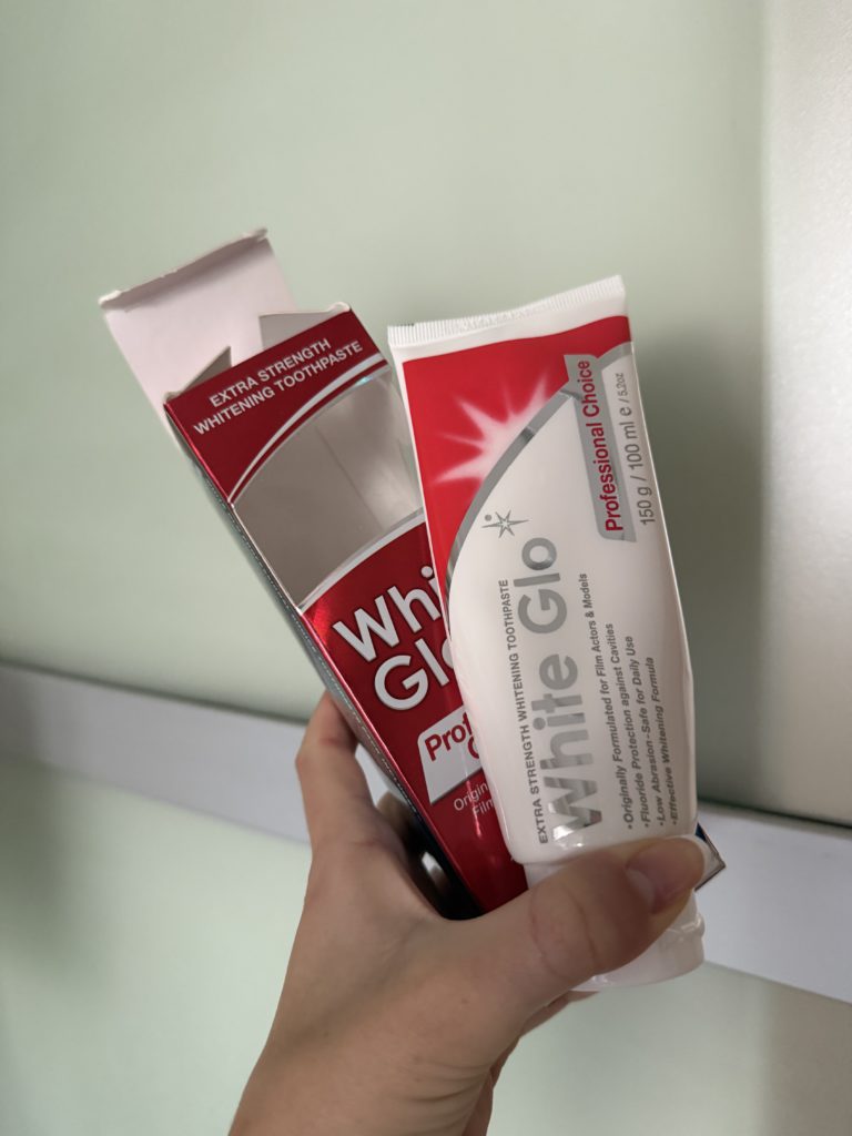 Zubní pasta White Glo: Jaká je realita za slibem bílých zubů?