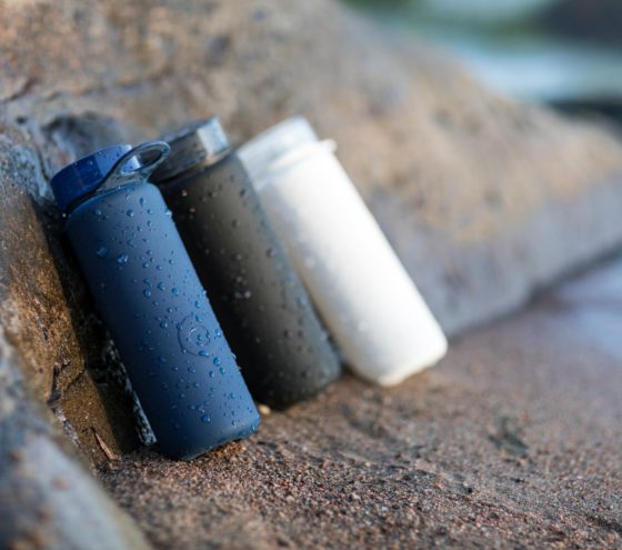 Proč říci NE plastovým lahvím a ANO sklu?