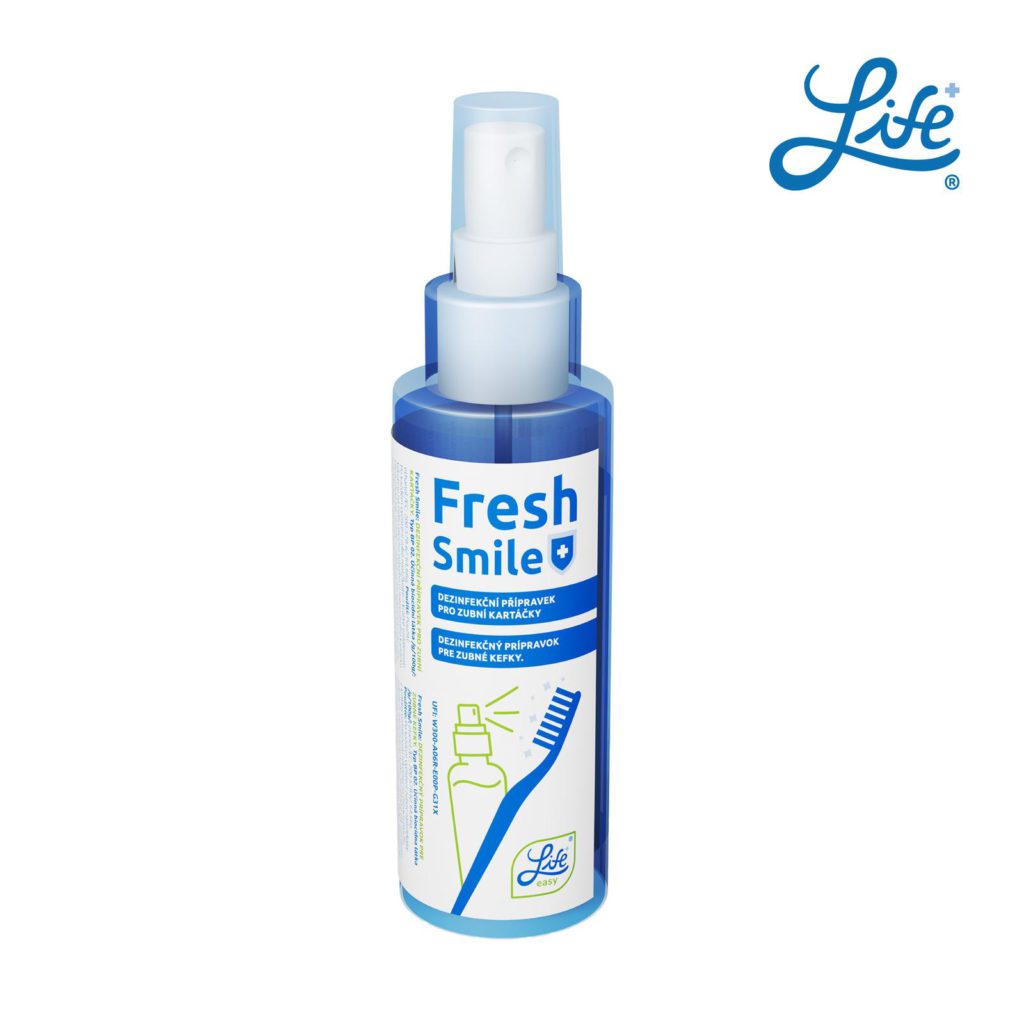 Stačí pár střiků? Vyzkoušeli jsme dezinfekční sprej na zubní kartáčky Fresh Smile